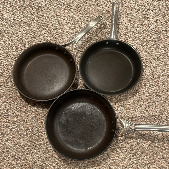 3 pre-loved sauté pans (calphalon and Cuisinart) - Picture 1 of 7